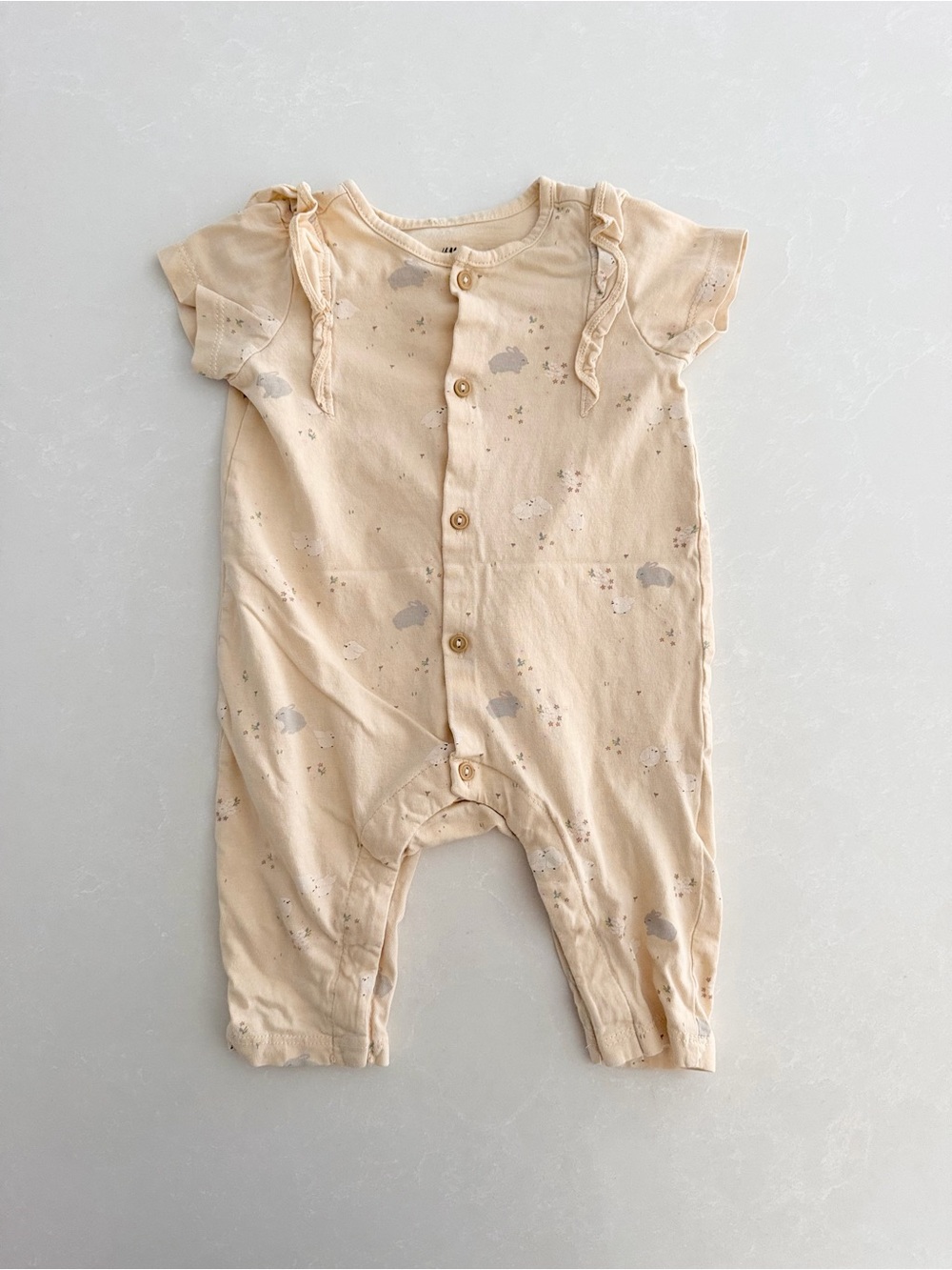 H&M Organic Cotton Ruffle Bunny Romper •Size 2-4M (US 3M)
